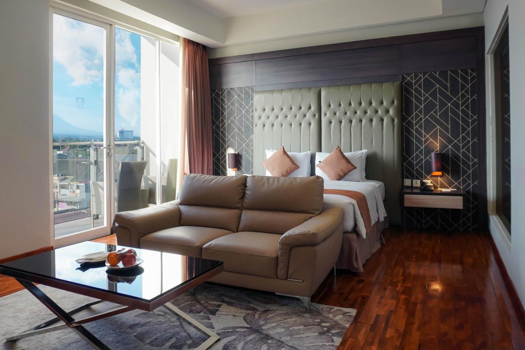 Crystal Lotus Hotel Yogyakarta Eksteriør bilde